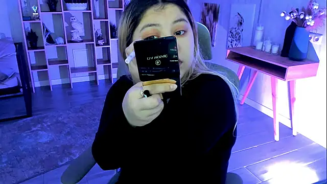 DiaAngell online show from November 5, 2025, 7:36 pm