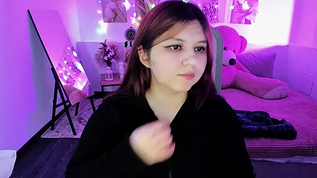 DiaAngell online show from April 15, 2026, 7:58 pm