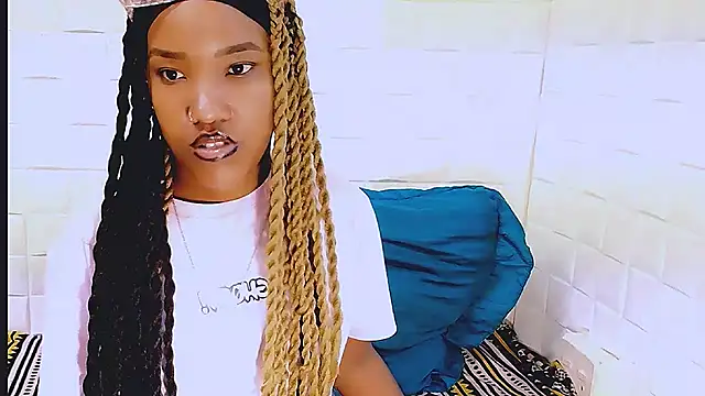 EroticSexyPrada online show from March 19, 2025, 4:02 pm