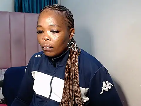 Snapshot of Hazel-nutt chatting on March 15, 2025, 6:36 am Hazel-nutt online show from March 15, 2025, 6:36 am