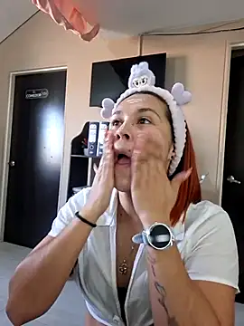 Sophie new25 online show from February 26, 2026, 1:10 pm