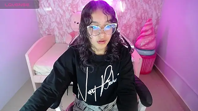 kassandra ch  online show from February 15, 2025, 4:45 pm