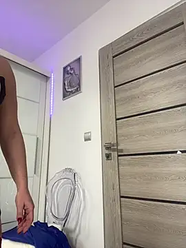 HotLivv69 online show from November 6, 2025, 11:37 pm