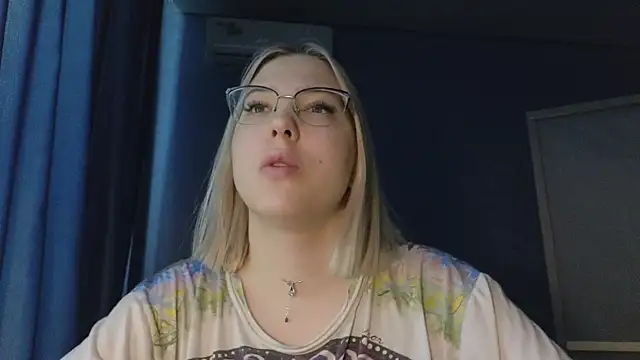 Snapshot of HotBrandyX chatting on November 10, 2025, 7:51 am HotBrandyX online show from November 10, 2025, 7:51 am