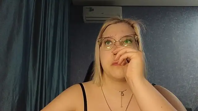 HotBrandyX online show from April 2, 2026, 1:42 pm