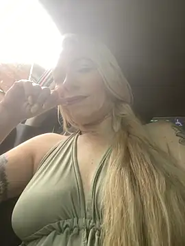 Snapshot of viktoria_davis_ chatting on July 11, 2026, 9:27 pm viktoria davis online show from July 11, 2026, 9:27 pm