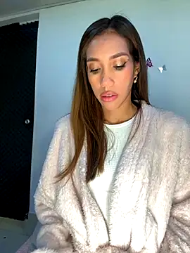 zoe storm online show from October 11, 2025, 12:32 am