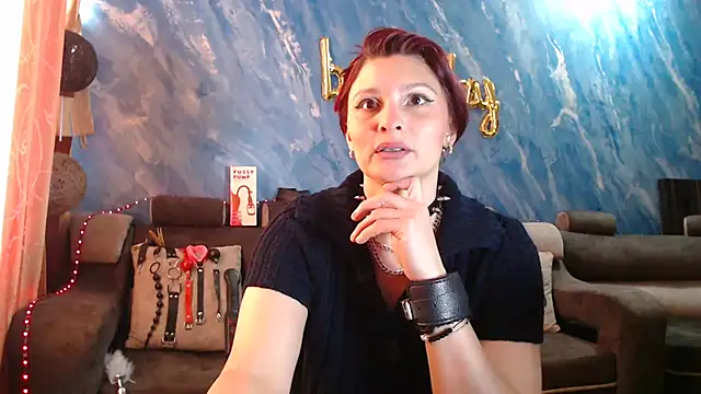 sachaclinford online show from November 1, 2025, 5:59 pm