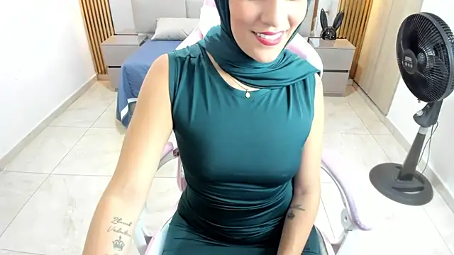 Zulema hamdi online show from February 14, 2025, 3:47 pm