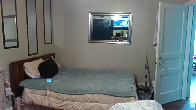 biggzee6 online show from February 26, 2026, 8:08 pm