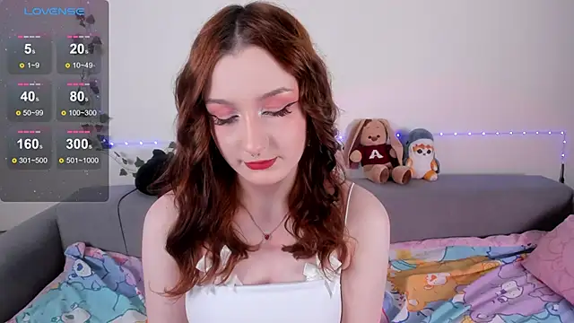 Snapshot of EmmyStar_ chatting on February 19, 2025, 10:42 pm EmmyStar  online show from February 19, 2025, 10:42 pm