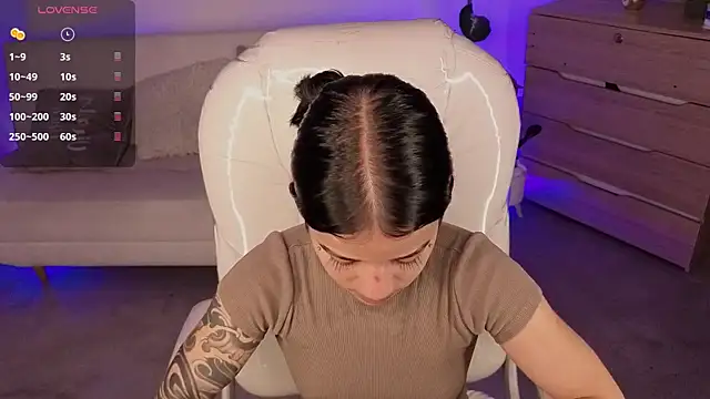 Nicole Foxx  online show from March 20, 2026, 7:30 pm