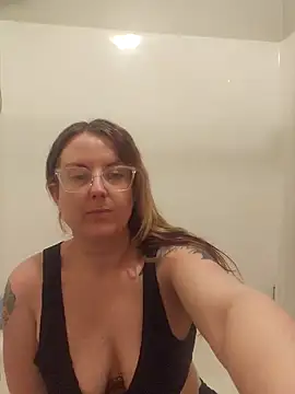 TattedMamaXOXO online show from February 1, 2025, 6:40 pm