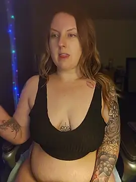 TattedMamaXOXO online show from July 19, 2026, 2:26 am