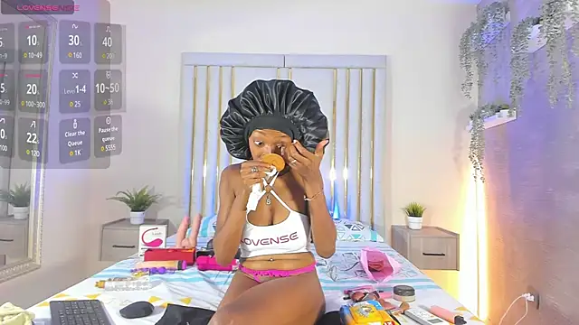 Liincostelloo online show from February 28, 2025, 7:56 pm