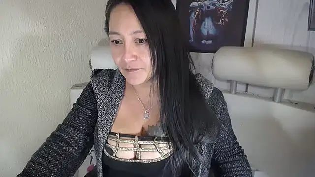 JULIANAWET69 online show from January 5, 2025, 4:04 am