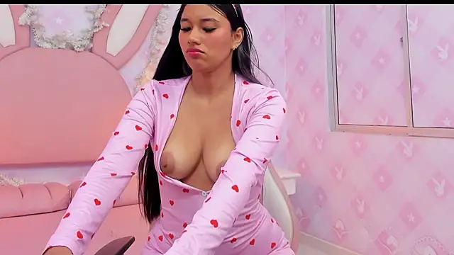 LIA SWAN  online show from February 2, 2026, 4:22 am