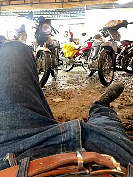 Snapshot of Avila67 chatting on December 2, 2025, 1:28 pm Avila67 online show from December 2, 2025, 1:28 pm