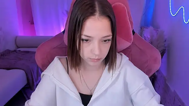 PamBeesly online show from December 21, 2025, 8:43 am