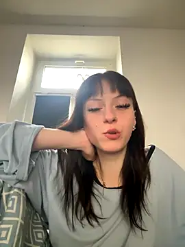 Ciara2004 online show from December 5, 2025, 9:18 am