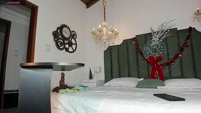 AnthonelaRusso  online show from December 22, 2025, 3:47 am