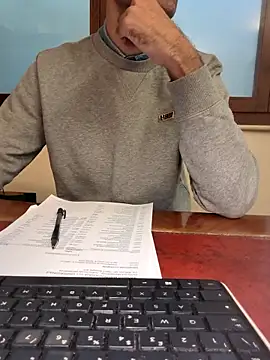 Snapshot of AvvocatoPorco chatting on October 7, 2025, 9:17 am AvvocatoPorco online show from October 7, 2025, 9:17 am