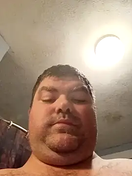 Snapshot of Rcraigue4 chatting on October 21, 2025, 12:33 am Rcraigue4 online show from October 21, 2025, 12:33 am