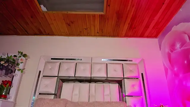 Snapshot of emili_clark chatting on September 16, 2025, 8:26 am emili clark online show from September 16, 2025, 8:26 am