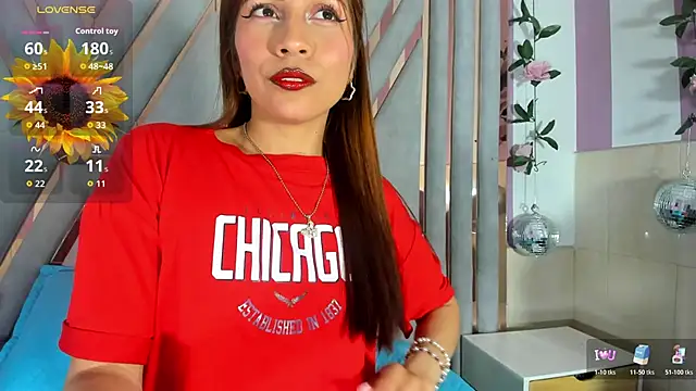 Snapshot of emili_clark chatting on November 21, 2025, 8:18 pm emili clark online show from November 21, 2025, 8:18 pm