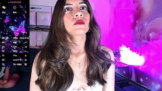 Snapshot of emili_clark chatting on November 27, 2025, 4:03 am emili clark online show from November 27, 2025, 4:03 am