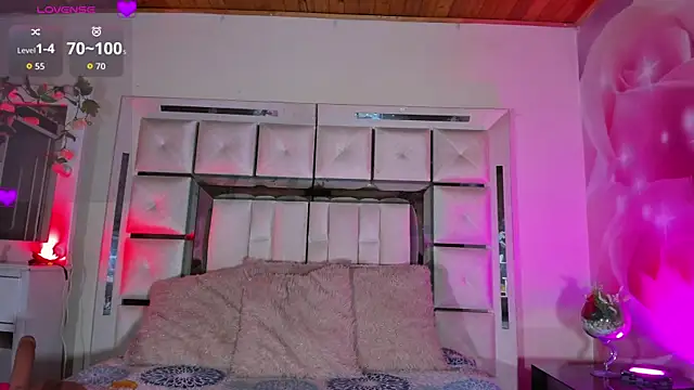 Snapshot of emili_clark chatting on January 13, 2026, 4:29 am emili clark online show from January 13, 2026, 4:29 am