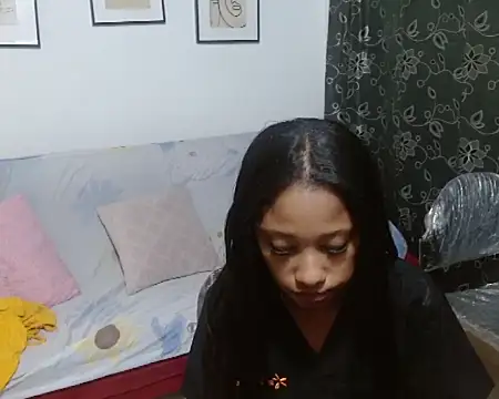 Snapshot of LITTLEDOLLHOT chatting on November 27, 2025, 12:07 pm LITTLEDOLLHOT online show from November 27, 2025, 12:07 pm