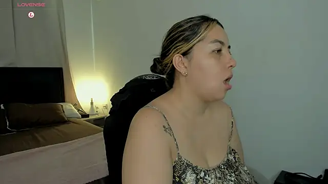 brithany olson25 online show from March 18, 2026, 9:40 pm