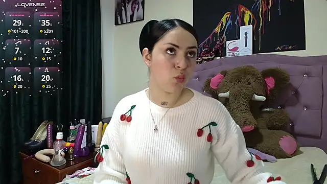 Emmie Hot online show from November 5, 2025, 12:05 pm