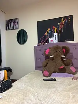 Emmie Hot online show from November 7, 2025, 12:05 pm