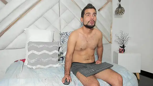 luxurycoupl online show from March 20, 2025, 9:26 am