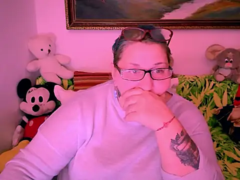 mayamayx online show from October 13, 2025, 5:57 pm