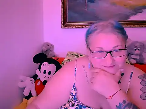 mayamayx online show from October 26, 2025, 5:52 pm