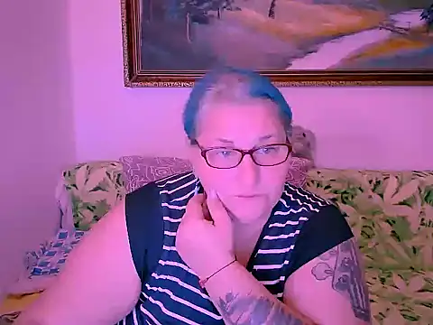 mayamayx online show from October 29, 2025, 9:05 pm