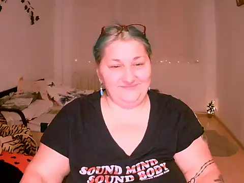 mayamayx online show from January 15, 2026, 7:39 pm