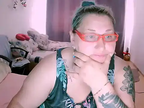 Snapshot of mayamayx chatting on July 2, 2026, 9:15 am mayamayx online show from July 2, 2026, 9:15 am