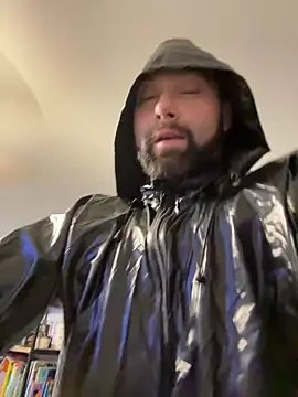 Snapshot of Dadbod4you chatting on March 11, 2025, 7:04 am Dadbod4you online show from March 11, 2025, 7:04 am