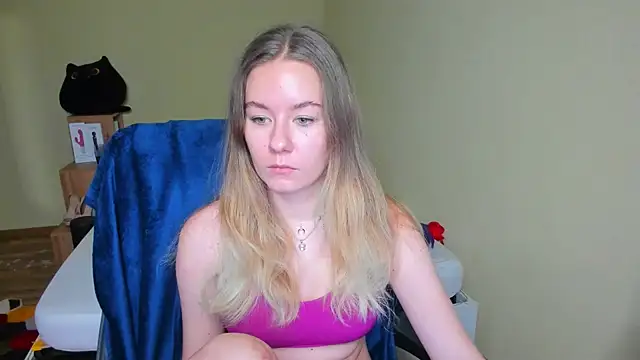 EmilyPaw online show from February 12, 2025, 10:35 am