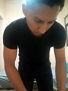 Snapshot of LuisMex1998 chatting on February 20, 2026, 9:00 am LuisMex1998 online show from February 20, 2026, 9:00 am