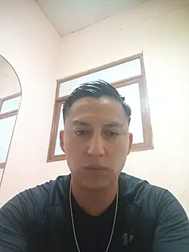 LuisMex1998 online show from May 25, 2026, 3:45 am