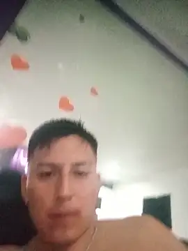 Snapshot of LuisMex1998 chatting on June 3, 2026, 8:39 am LuisMex1998 online show from June 3, 2026, 8:39 am