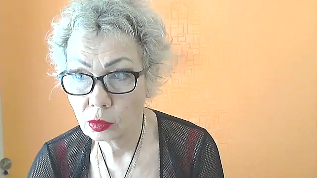 NessyJenixs online show from March 5, 2026, 7:26 am