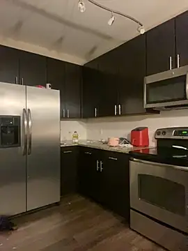 theprettysoles online show from November 21, 2025, 2:10 am