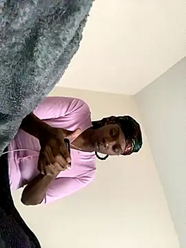 theprettysoles online show from November 29, 2025, 9:29 pm