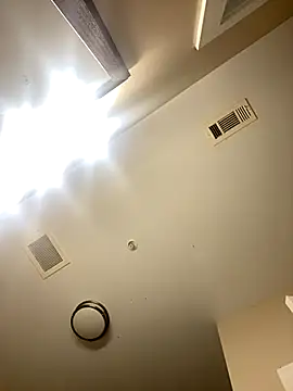 theprettysoles online show from December 4, 2025, 3:43 pm